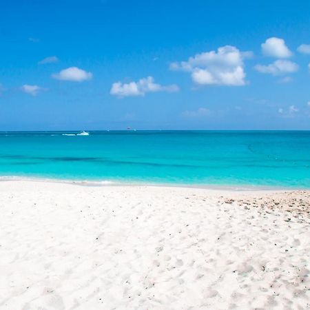 Отель Grace Bay Place Экстерьер фото