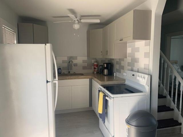 Отель Grace Bay Place Экстерьер фото