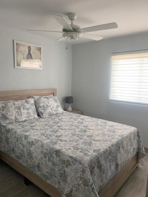 Отель Grace Bay Place Экстерьер фото