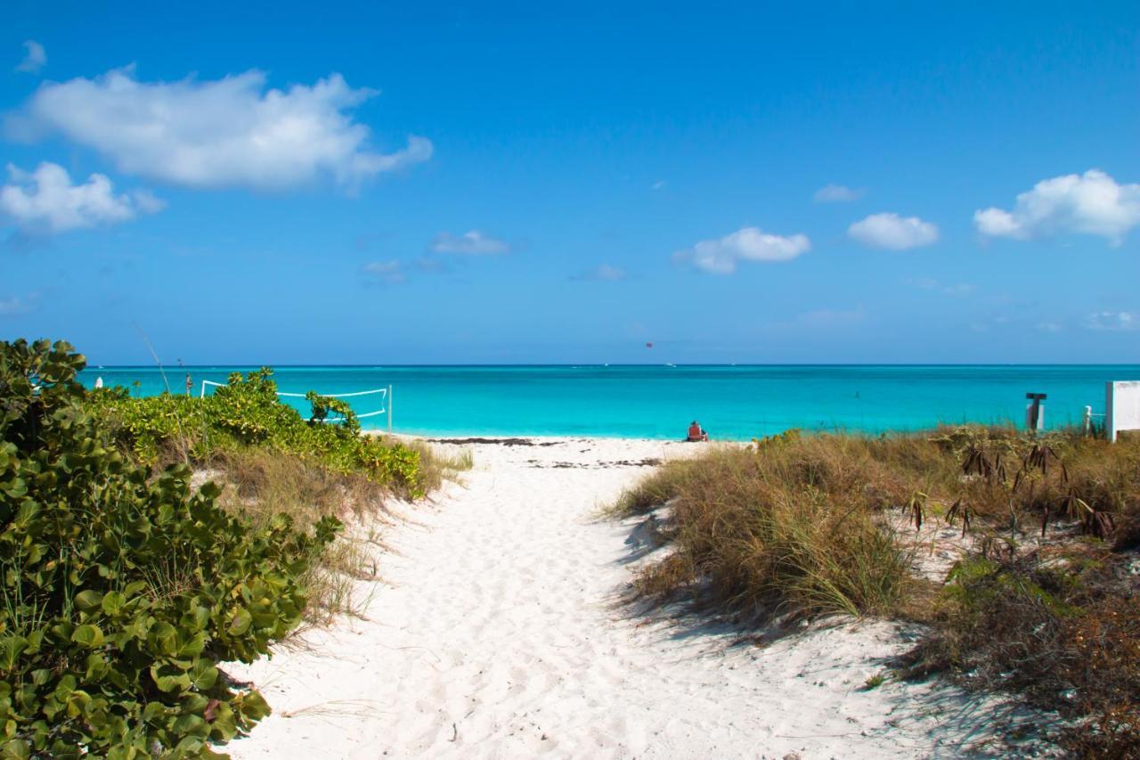 Отель Grace Bay Place Экстерьер фото
